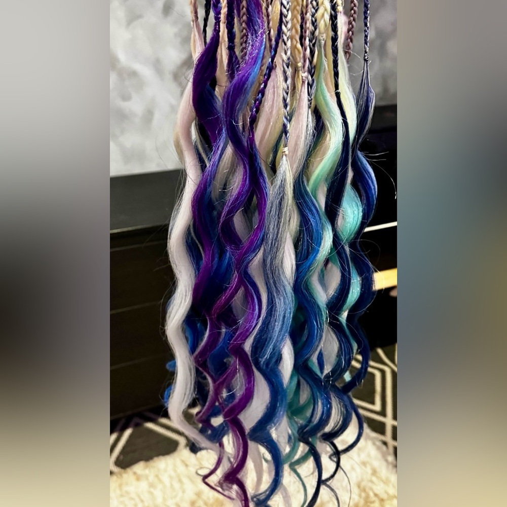Handmade synthetic braided center dreadlocks extensions
24 DE UNICORN (SOLD)